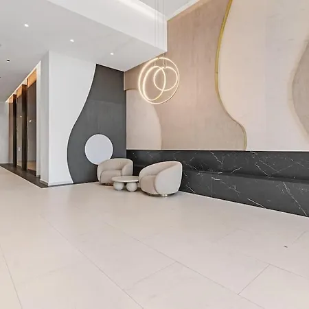 Business Panorama Loft 5star Location, Queen Beds Apartment *
