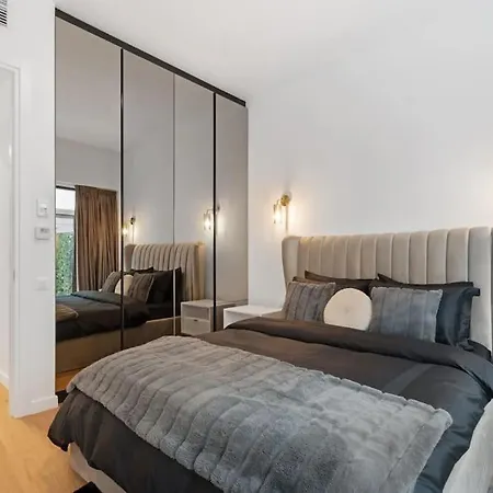 Business Panorama Loft 5star Location, Queen Beds Daire Bükreş