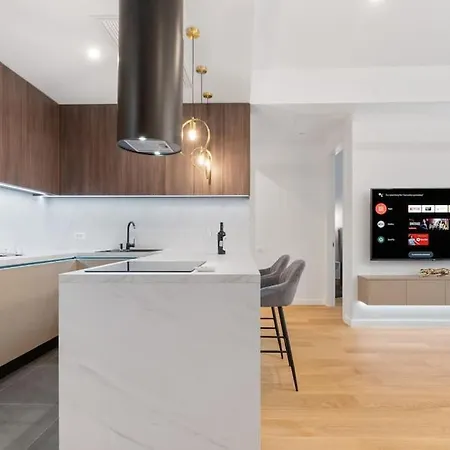 Business Panorama Loft 5star Location, Queen Beds Apartment