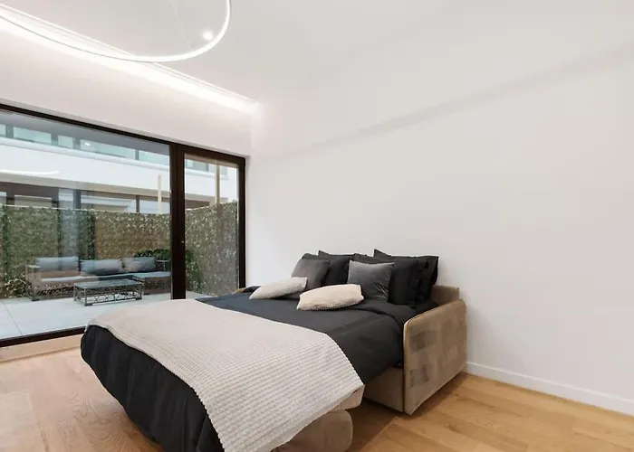 Business Panorama Loft 5star Location, Queen Beds Apartment