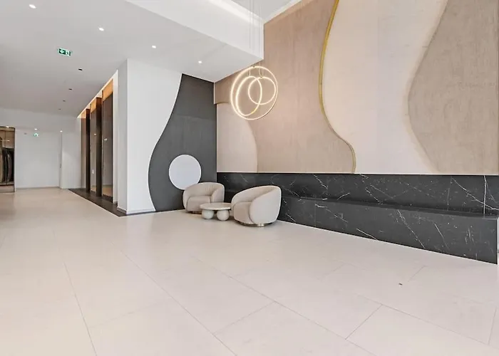 Business Panorama Loft 5star Location, Queen Beds Apartment *