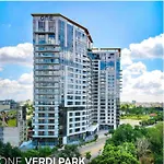 Business Panorama Loft 5star Location, Queen Beds Apartment