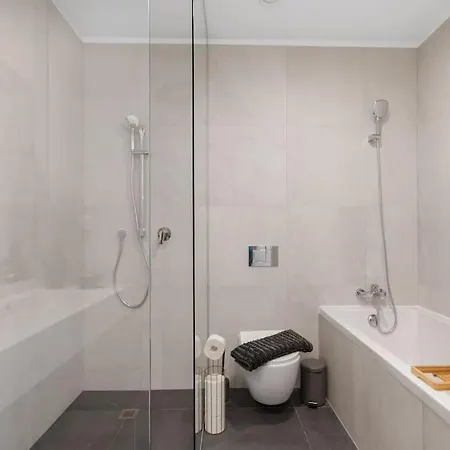 Business Panorama Loft 5star Location, Queen Beds * ブカレスト