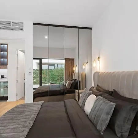 Business Panorama Loft 5star Location, Queen Beds Bukarest